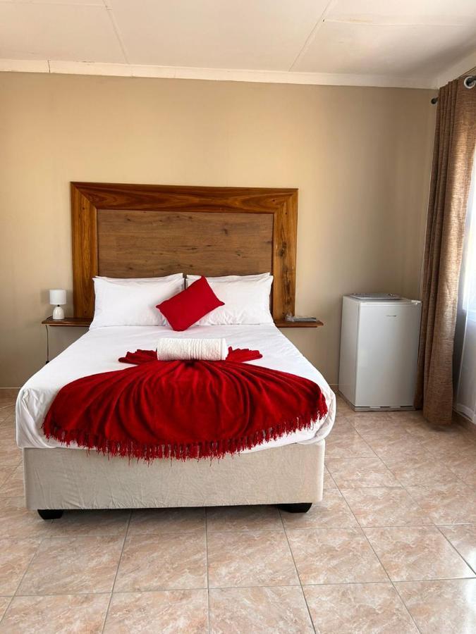 The Botanical Gardens Hotel Rundu Ngoại thất bức ảnh